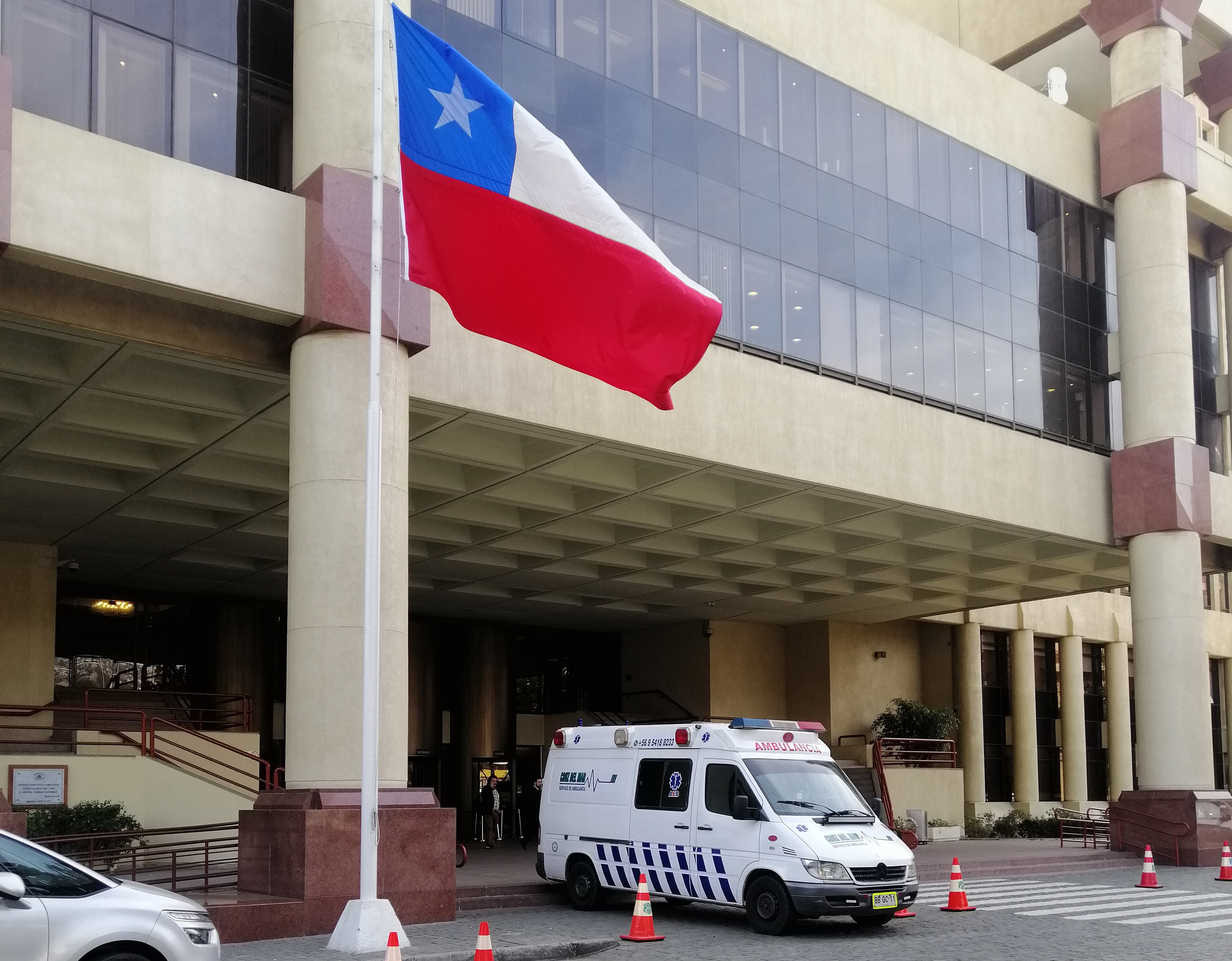 imagen principal con una ambulancia